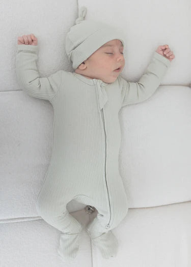 Ribbed Knotted Hat: Pistachio